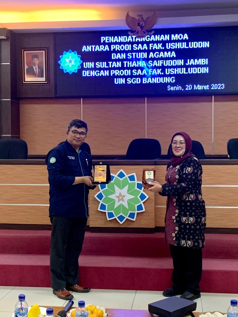 Penandatanganan MoA Antara Prodi SAA Fakultas Ushuluddin dan Studi Agama UIN Sulthan Thaha Saifuddin Jambi dengan Prodi SAA Fakultas Ushuluddin UIN Sunan Gunung Djati Bandung