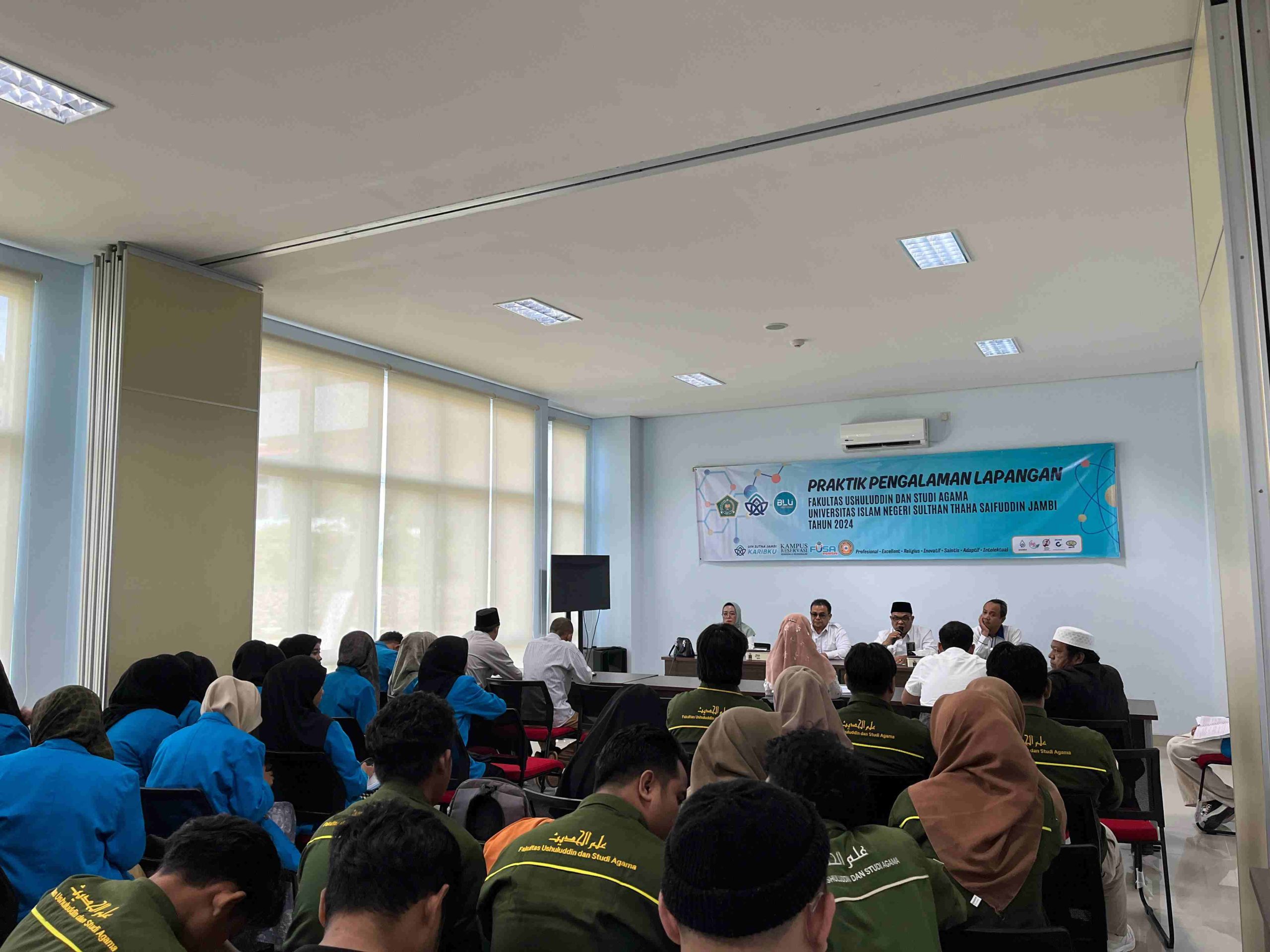 Dekan FUSA Lepas 74 Mahasiswa PPL