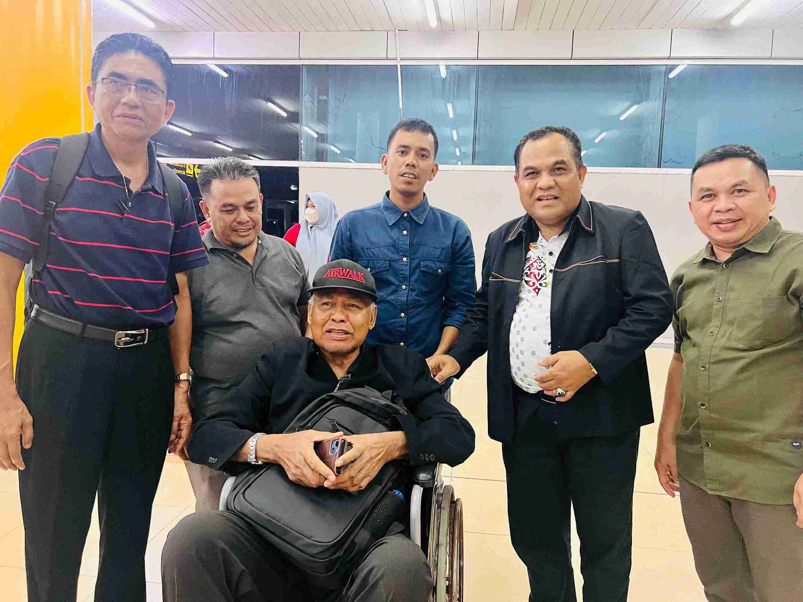 Dekan FUSA Prof.Kasful Anwar  Sambut Tim Asesor BAN-PT Tiba di Jambi