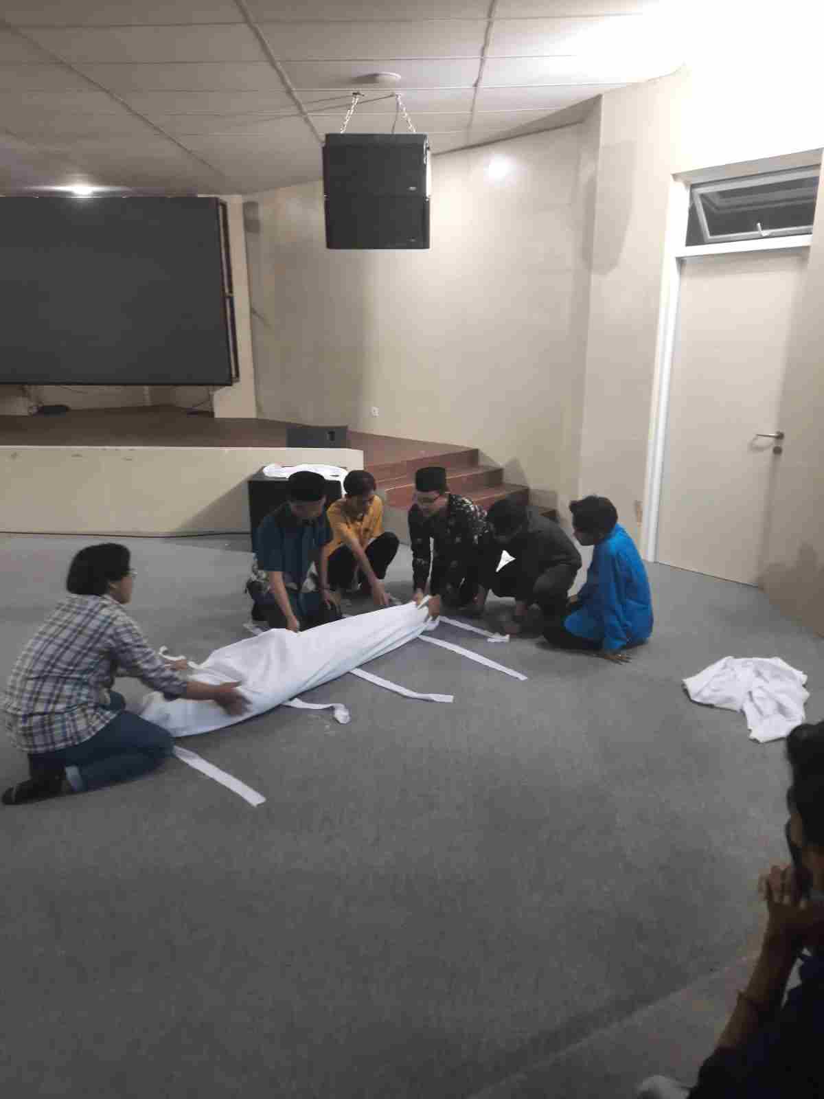 FUSA Praktikum Penyelenggaraan Jenazah