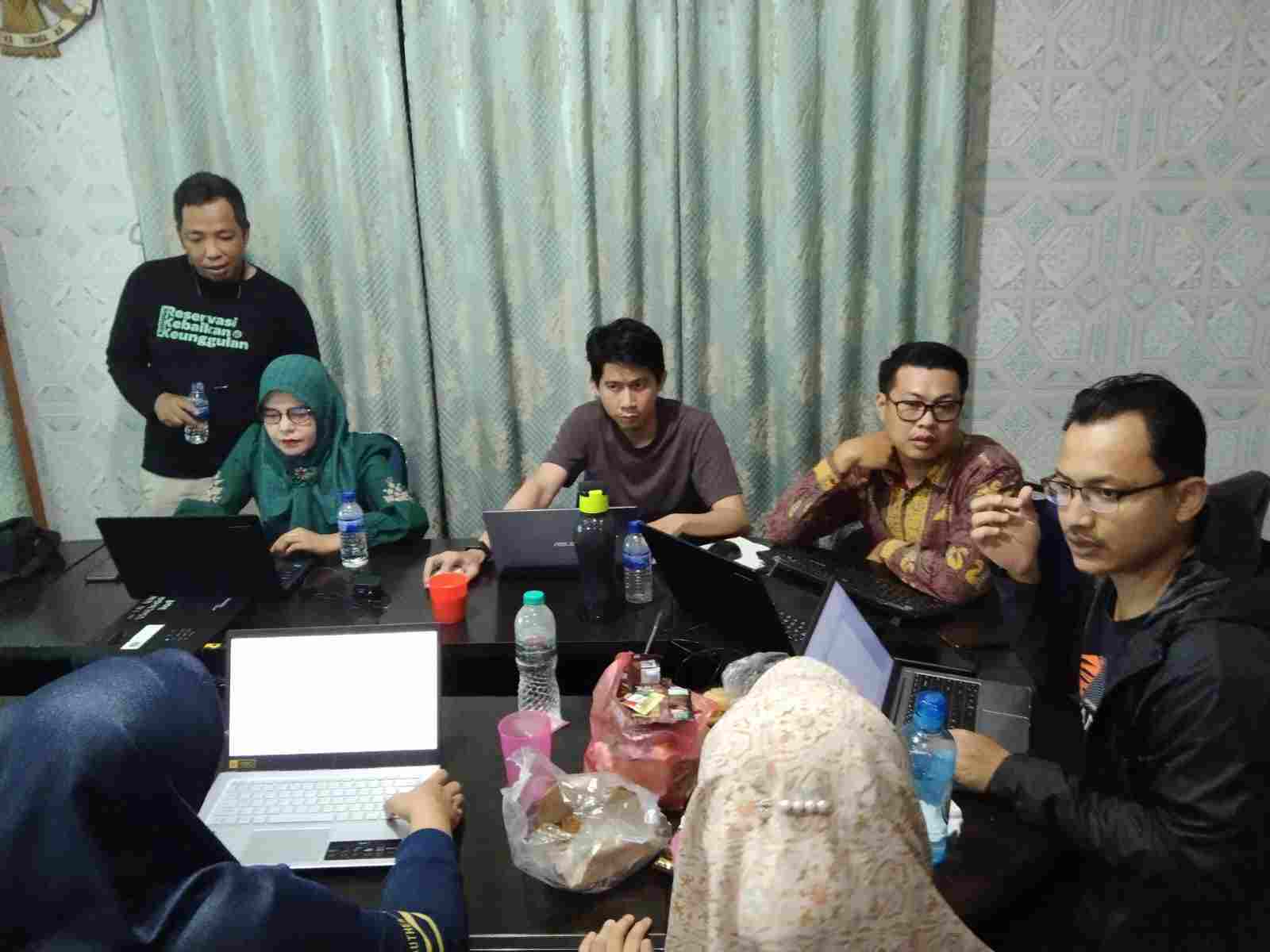 Finalisasi Dokumen Borang Re- Akreditasi IAT, Tri Susanti GM.LPM  Dampingi Tim Squad FUSA