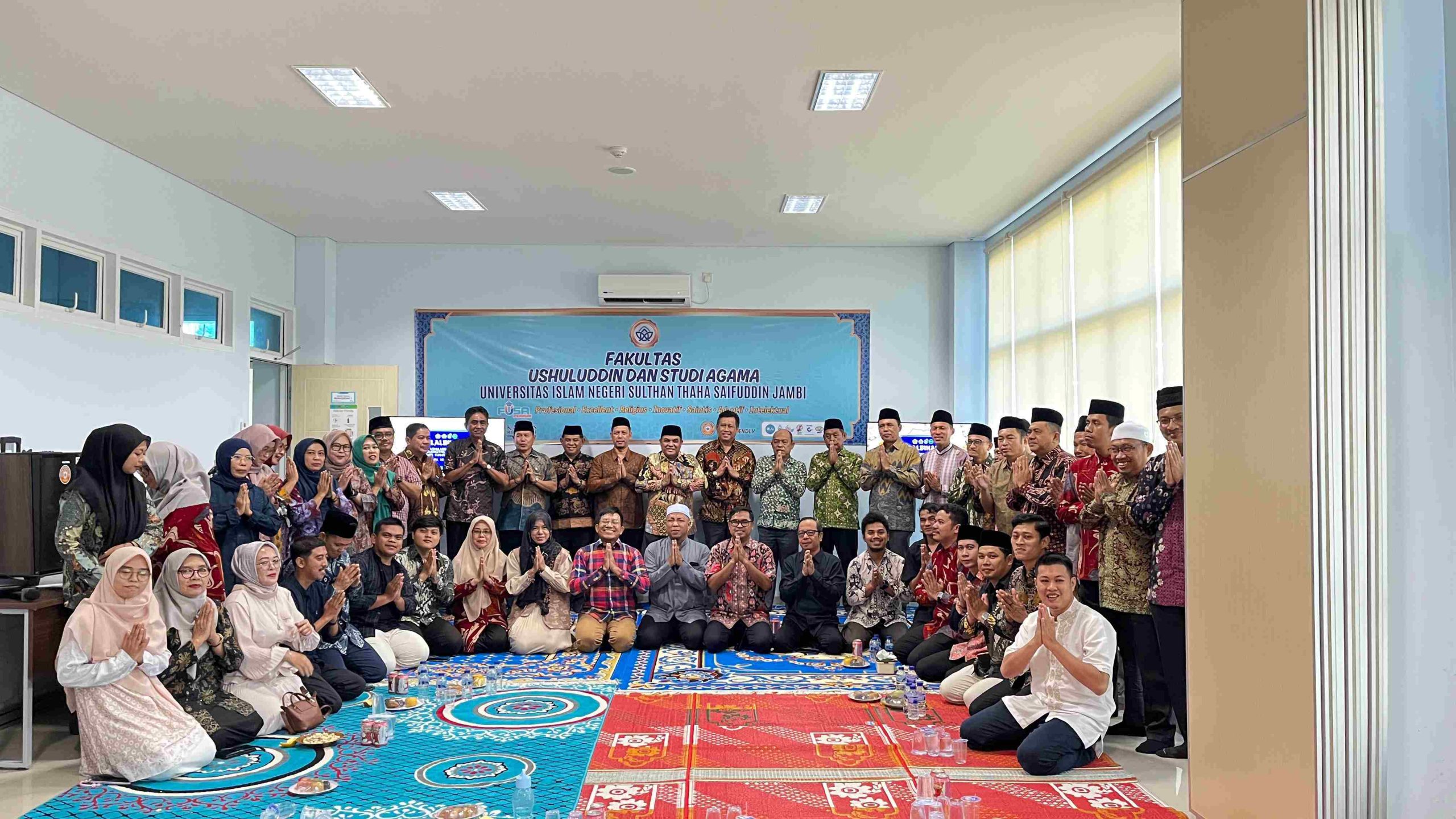 FUSA Gelar Halal Bihalal, Rektor Prof. Kasful Anwar Dukung dan Apresiasi Program Dekan