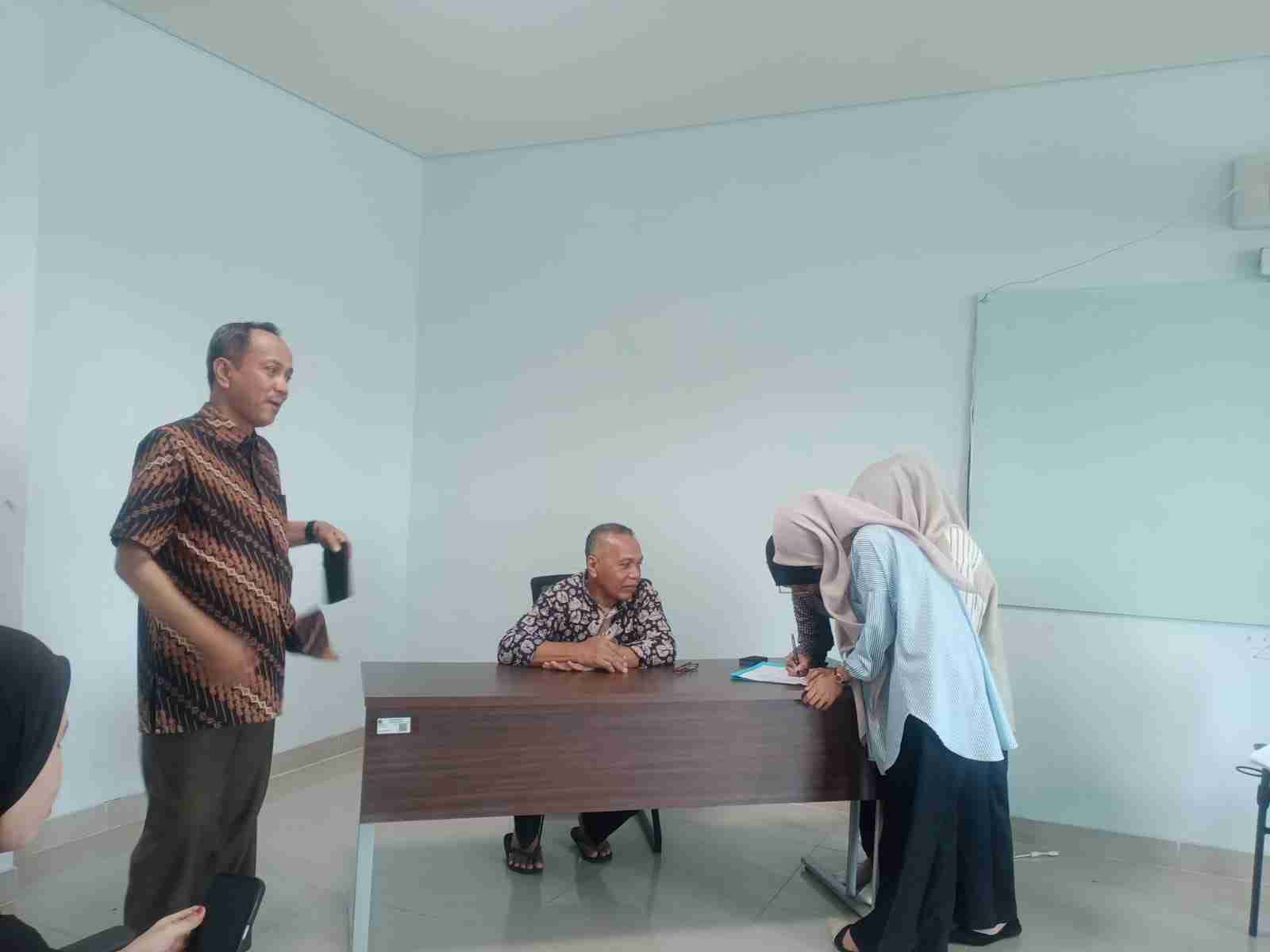 WD.III Ustazd. DR. H. Izzat Sosialisasi Kode Etik Mahasiswa FUSA