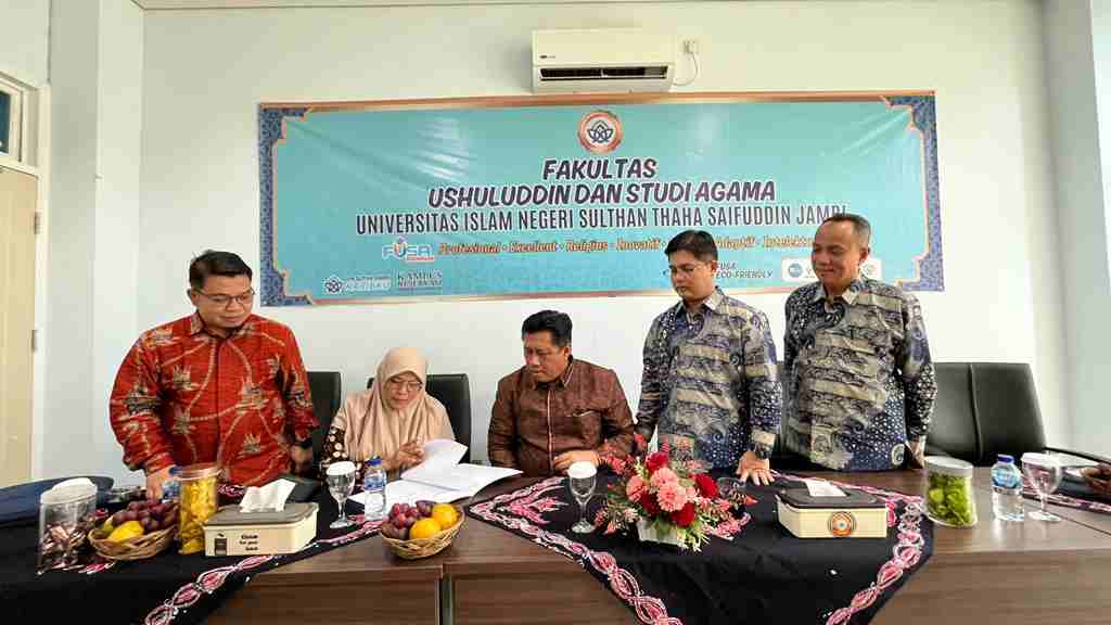 Dekan FUSA. Dr. H. Zikwan, Sambut Penuh Kehangatan Kunjungan Tim Taksforce Fak.Ushuludddin UIN Imam Bonjol Padang