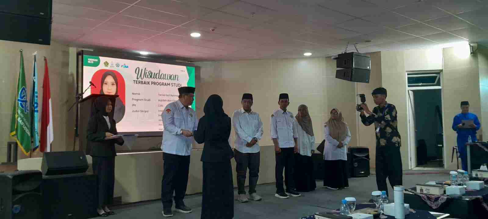 Siti Aisyah Raih Predikat Yudisium Terbaik FUSA 2025